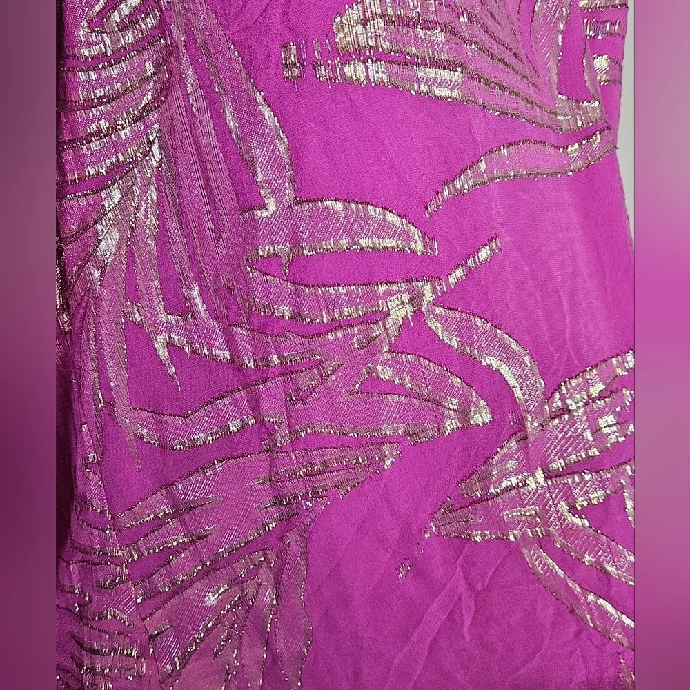 Lilly Pulitzer detail relaxed catching